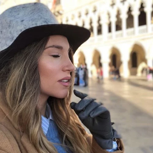 Αθηνά Οικονομάκου | Είναι sexy και κατά τη διάρκεια της εγκυμοσύνης