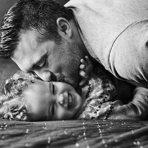 Τι σημαίνει «συναισθηματικά ενεργός» πατέρας στη ζωή των παιδιών