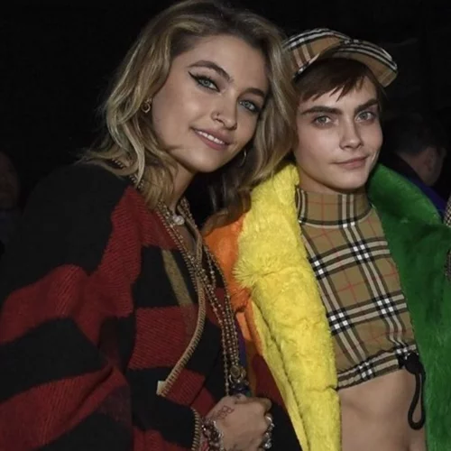 Cara Delevingne και Paris Jackson είναι το νέο hot ζευγάρι της showbiz;