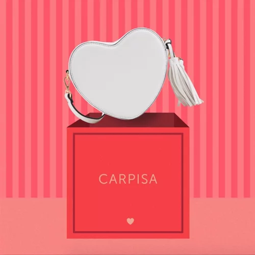 Κράτα την... αγάπη σου με μία τσάντα Carpisa!