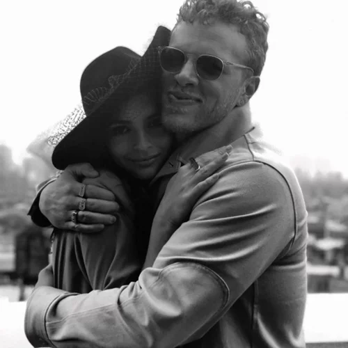 H Emily Ratajkowski παντρεύτηκε και το ανακοίνωσε μέσω Instagram!