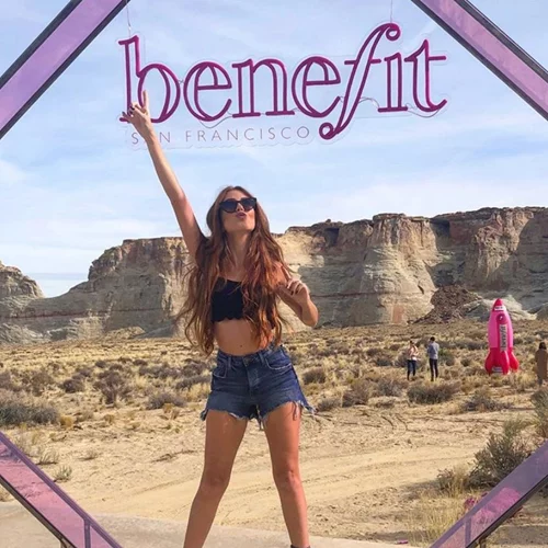 Μόλις αποκαλύφθηκε το νέο «διαστημικό» λανσάρισμα της Benefit Cosmetics!