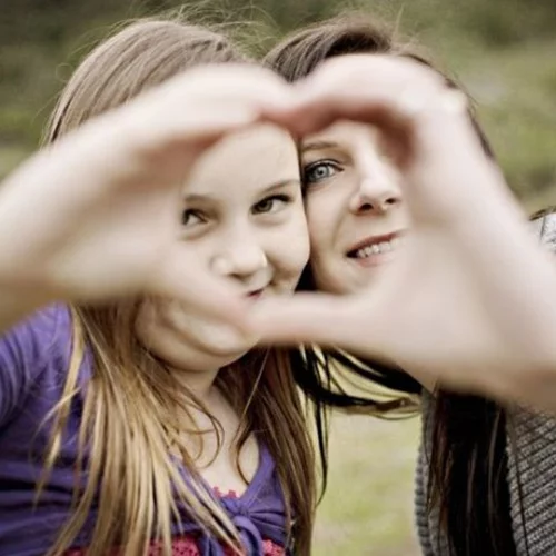 10 πράγματα που ΔΕΝ κάνουν οι χαρούμενοι γονείς