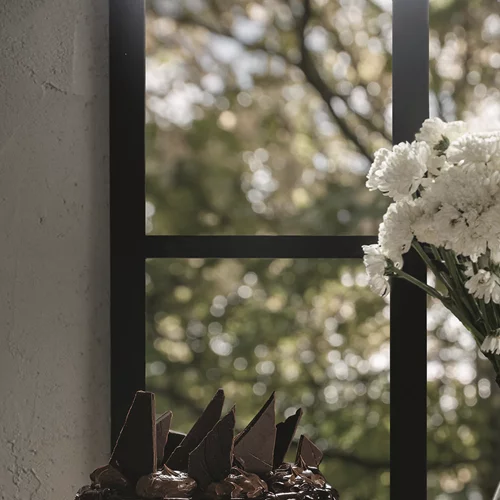 Ο 'Ακης Πετρεντζίκης φτιάχνει τούρτα σοκολάτας για του Αγ. Βαλεντίνου