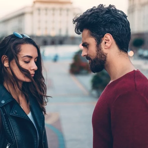 Νέα ή παλιά σχέση; 8 σημάδια πως πρέπει να φύγεις άμεσα