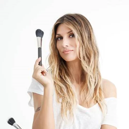 H Ρούλα Σταματοπούλου είναι η νέα make-up ambassador της MAX FACTOR!