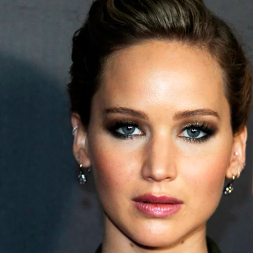 Jennifer Lawrence | Δες πώς συνδύασε τις μπότες πάνω από το γόνατο