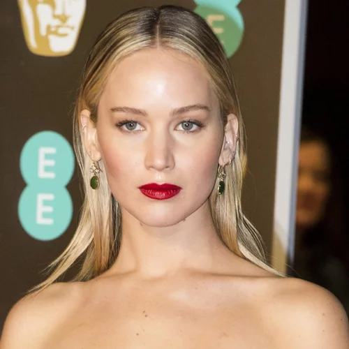 Jennifer Lawrence | Η πρόσφατη εμφάνιση της δίχασε το Twitter
