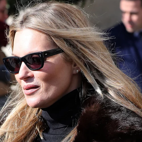 Rosie Huntington, Kate Moss, Laetitia Casta και Amber Valletta στη front row του show Saint Laurent