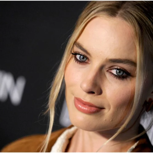 Η σωσίας της Margot Robbie είναι μια αγαπημένη μας ηθοποιός από τα '90s!