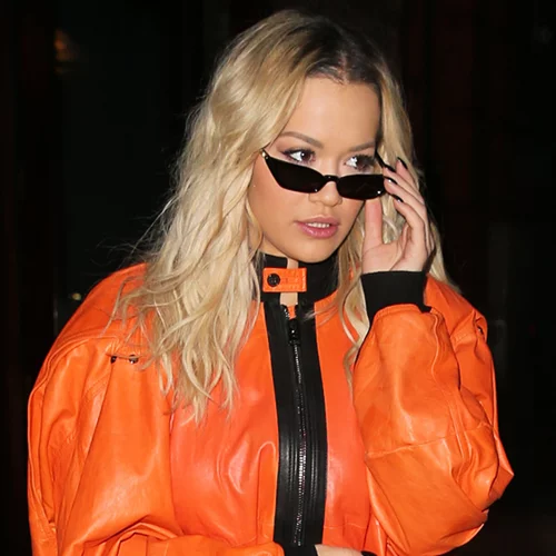 Rita Ora | H denim εμφάνιση της είναι έμπνευση για τα weekend looks