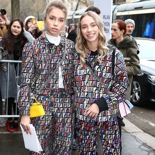 Fendi | Ποια είναι τα νέα δίδυμα it-girls που βρέθηκαν στο front row;