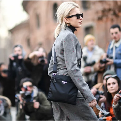 Έξω από το show Alberta Ferretti είδαμε μερικές από τις καλύτερες street style εμφανίσεις