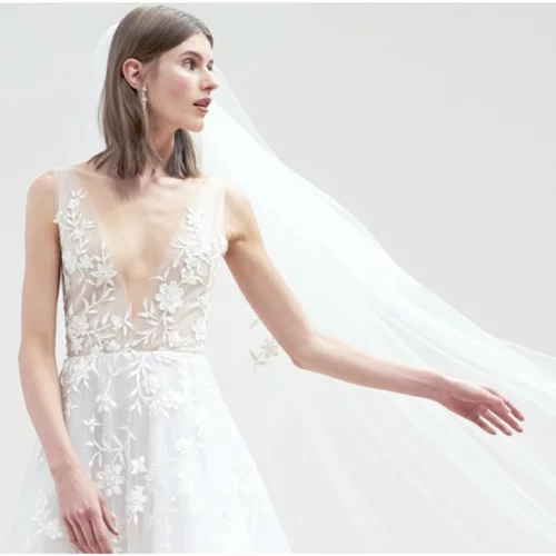 Τα νυφικά πέπλα επέστρεψαν! Πώς θα διαλέξεις όμως το κατάλληλο για εσένα;