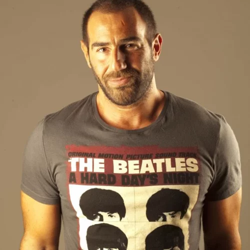 Ο Αντώνης Κανάκης με το Βινύλιο στην ΕΡΤ | Τι είναι υποχρεωμένος να θυσιάσει ο παρουσιαστής αν δεχτεί την πρόταση