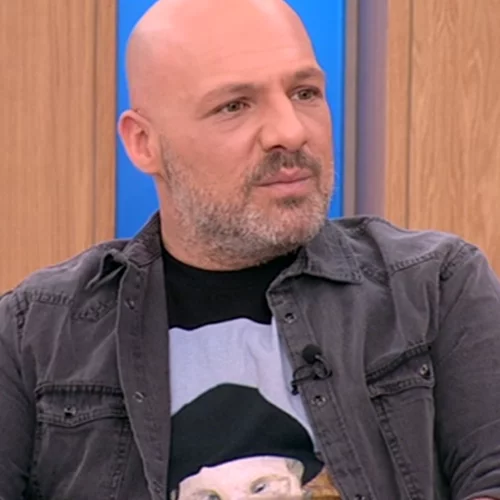 Το καλύτερο #10yearschallenge: Ο Νίκος Μουτσινάς με μαλλιά!