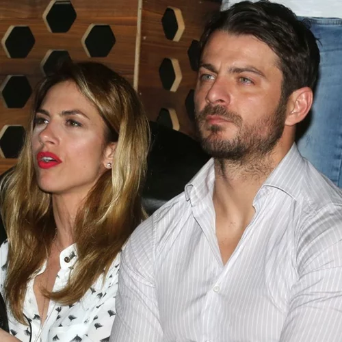 Ντορέττα Παπαδημητρίου & Γιώργος Αγγελόπουλος | Τρυφερές στιγμές σε βραδινή έξοδο