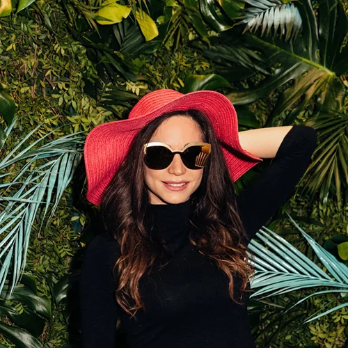 Βρεθήκαμε εκεί όπου οι celebrities διάλεξαν τα τέλεια γυαλιά ηλίου για τη σεζόν!