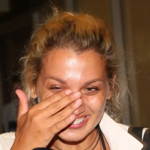 Κωνσταντίνα Σπυροπούλου | H συγκίνηση on camera & η συνάντηση με τους γονείς της στο αεροδρόμιο