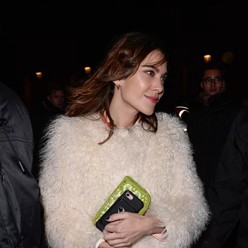 4 top πανωφόρια για την Άνοιξη από τις celebrity αφίξεις στην PFW!