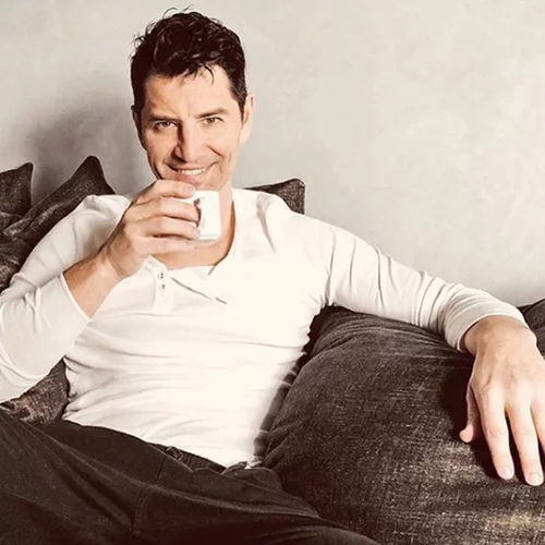 Σάκης Ρουβάς | Η τρυφερή φωτογραφία με τον σκύλο του!