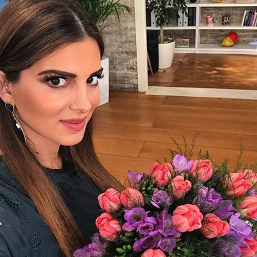 Σταματίνα Τσιμτσιλή | Με spring mood στον 8ο μήνα της εγκυμοσύνης της