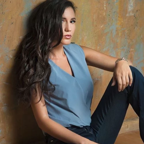 Ελένη Βαΐτσου | Ποζάρει στην παραλία και νοσταλγεί το καλοκαίρι