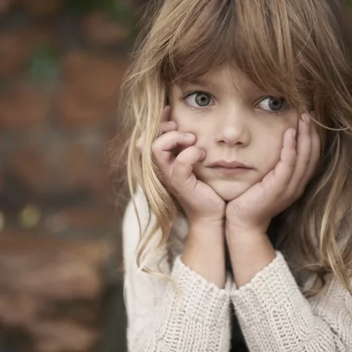 Δεν είναι το διαζύγιο που πληγώνει τα παιδιά, αλλά η κακή επικοινωνία των γονιών τους