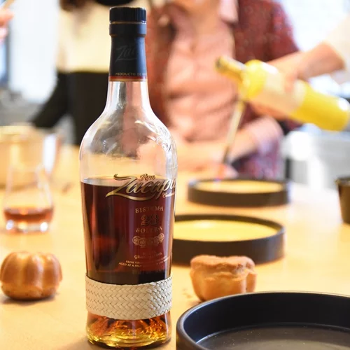 Έχουμε τη συνταγή για την πιο βελούδινη crème brulee και τους πιο νόστιμους μπαμπάδες με ρούμι