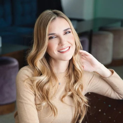 "Why Don't You...?" | 5 tips για μοναδικό ανοιξιάτικο στιλ από την Ζέτα Τσακούμη