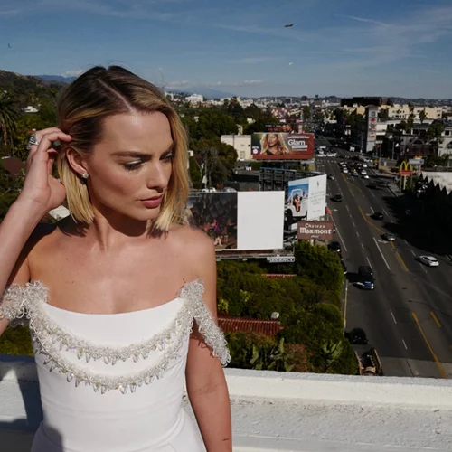 Margot Robbie | Πρωταγωνιστεί στη νέα καμπάνια του οίκου Chanel