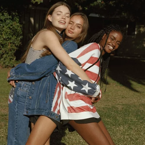 Το athleisure συναντά το αμερικάνικο coolness στη νέα συλλογή της Pull & Bear - και ήδη τη λατρεύουμε!