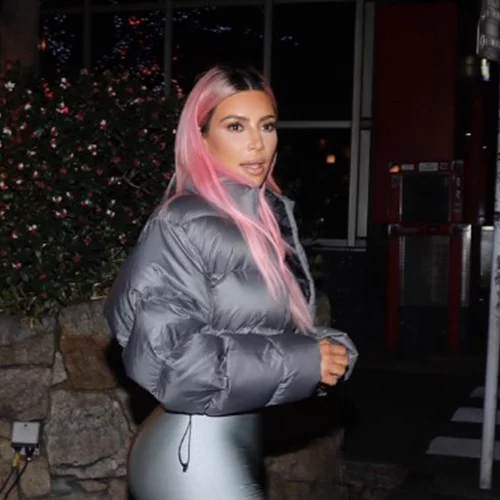 Kim Kardashian | Απαντά σε όσους την κατηγορούν ότι φοράει περούκα