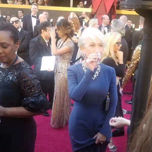 Oscar 2018 | H στιγμή από το κόκκινο χαλί που έγινε αμέσως viral!