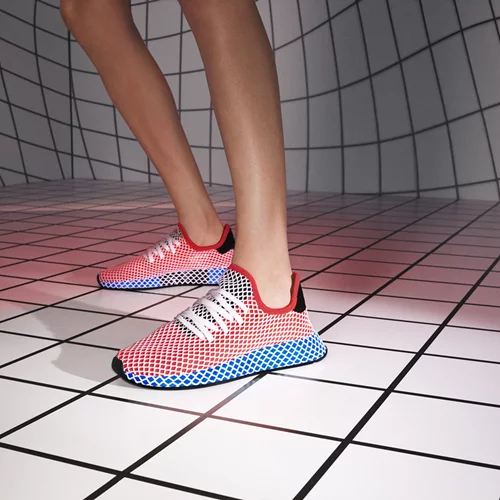 Αυτό είναι το πιο αναπάντεχα hot sneaker της Άνοιξης!