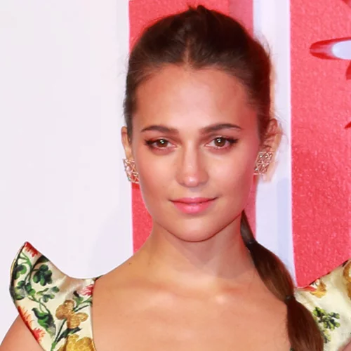 Alicia Vikander | Οι εντυπωσιακές εμφανίσεις συνεχίζονται
