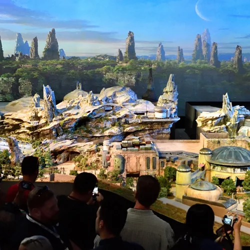 Θα πήγαινες μια βόλτα μέχρι το θεματικό πάρκο του Star Wars;