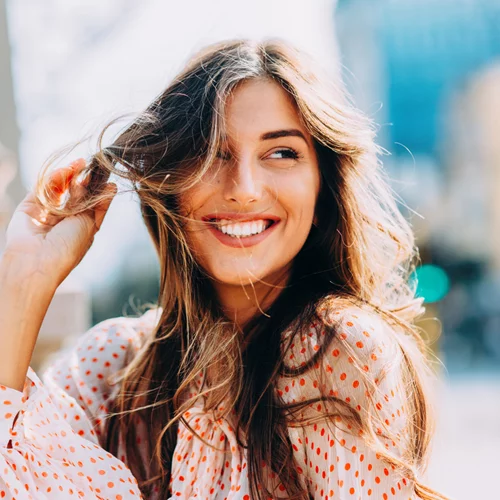 Τέλεια μαλλιά ακόμα και αν δεν έχεις λουστεί; Όχι, η λύση δεν είναι μία απλή αλογοουρά!