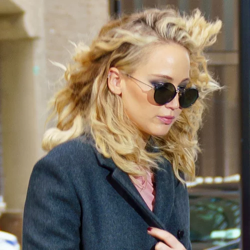 Jennifer Lawrence | Το μυστικό της για το πιο στυλάτο, απλό ντύσιμο