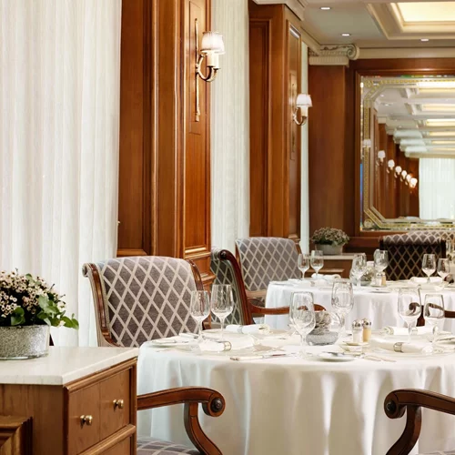 Πάσχα στην Αθήνα | Απόλαυσε την ελληνική παράδοση στο εστιατόριο The Parliament