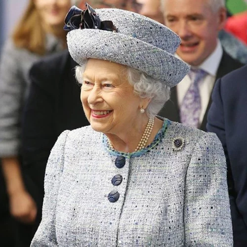 Βασίλισσα Ελισάβετ | Με ελικόπτερο για να δει τον Πρίγκιπα Louis!