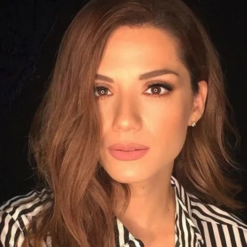 Βάσω Λασκαράκη | Η φωτογραφία με την Ελένη Μενεγάκη και το "ευχαριστώ"