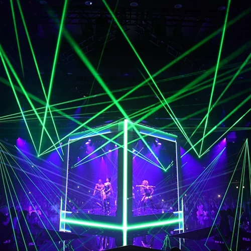 Calzedonia Summer Show | Τα πιο hot μαγιό του καλοκαιριού σε ένα... κουτί!