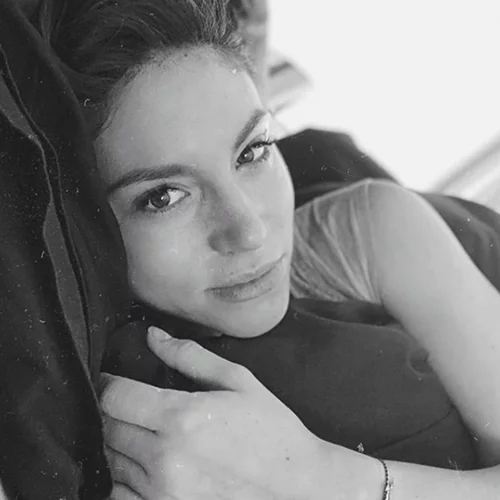 Αθηνά Οικονομάκου | Η Ανοιξιάτικη φωτογραφία που ξετρέλανε το διαδίκτυο!