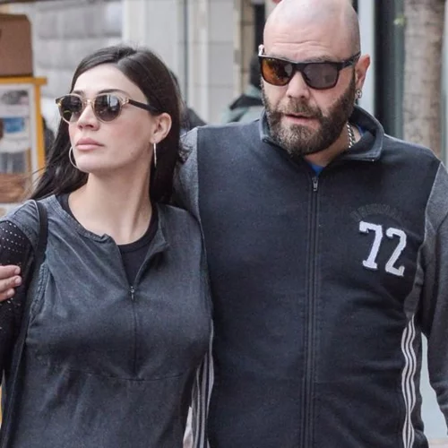 Ήβη Αδάμου | Χαλαρή έξοδος με φουσκωμένη κοιλίτσα!