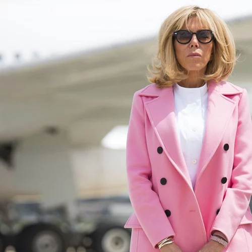 Όλοι μιλούν για τις εμφανίσεις της Βrigitte Macron στην Αμερική