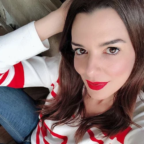 Νικολέττα Ράλλη | Βραδινή βόλτα στον Πειραιά