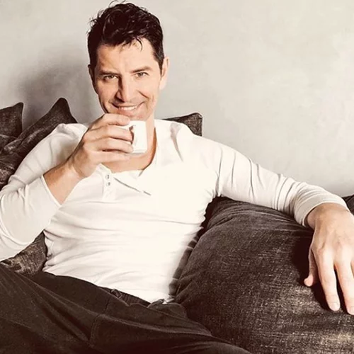 Ο Σάκης Ρουβάς μάς αποκαλύπτει πως είναι το ιδανικό πρωινό!