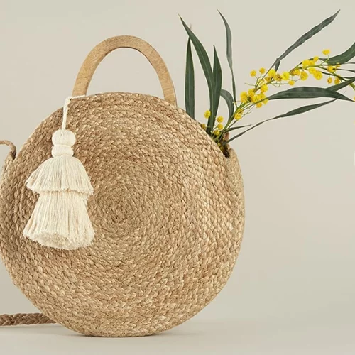 Οι 10 πιο ιδιαίτερες ψάθινες και ξύλινες τσάντες του καλοκαιριού