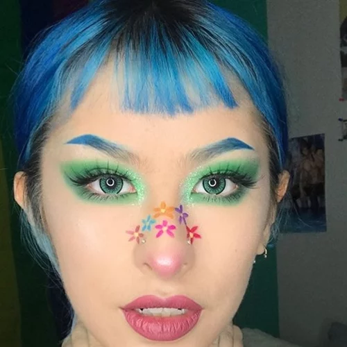 Φύγαμε από τα φρύδια και τώρα στολίζουμε την μύτη μας!